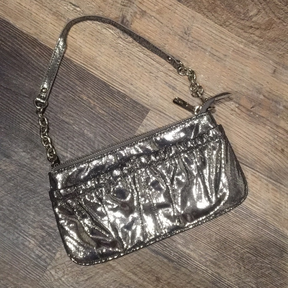 🌺Express Silver Handbag🌺 - Picture 2 of 6